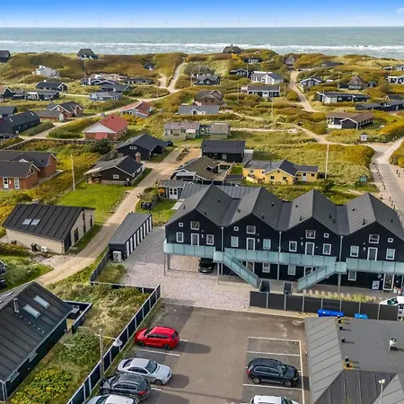 1042 Semesterbostad