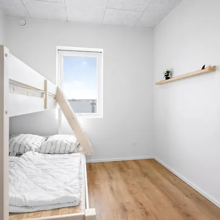 1042 Semesterbostad